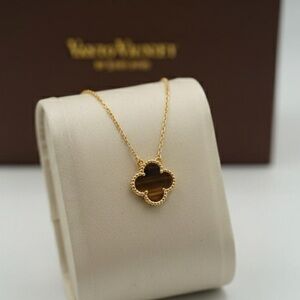 🍀Clover Motif Pendant Necklace, Sterling Silver, 18K Gold Plated - Motif